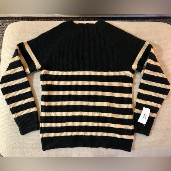 Knox Rose sweater - Picture 2 of 3